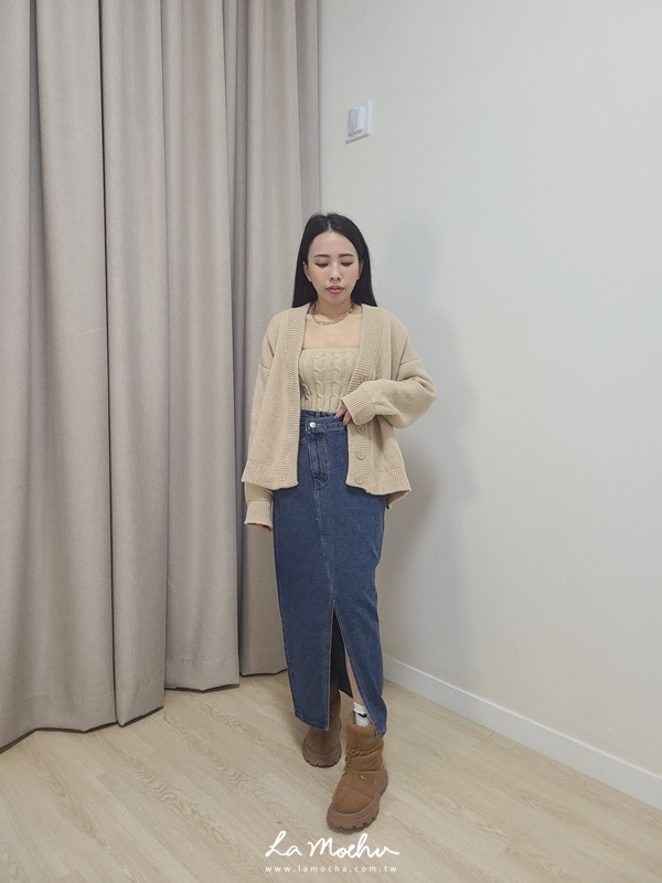 斜邊扣直筒前開衩裙
